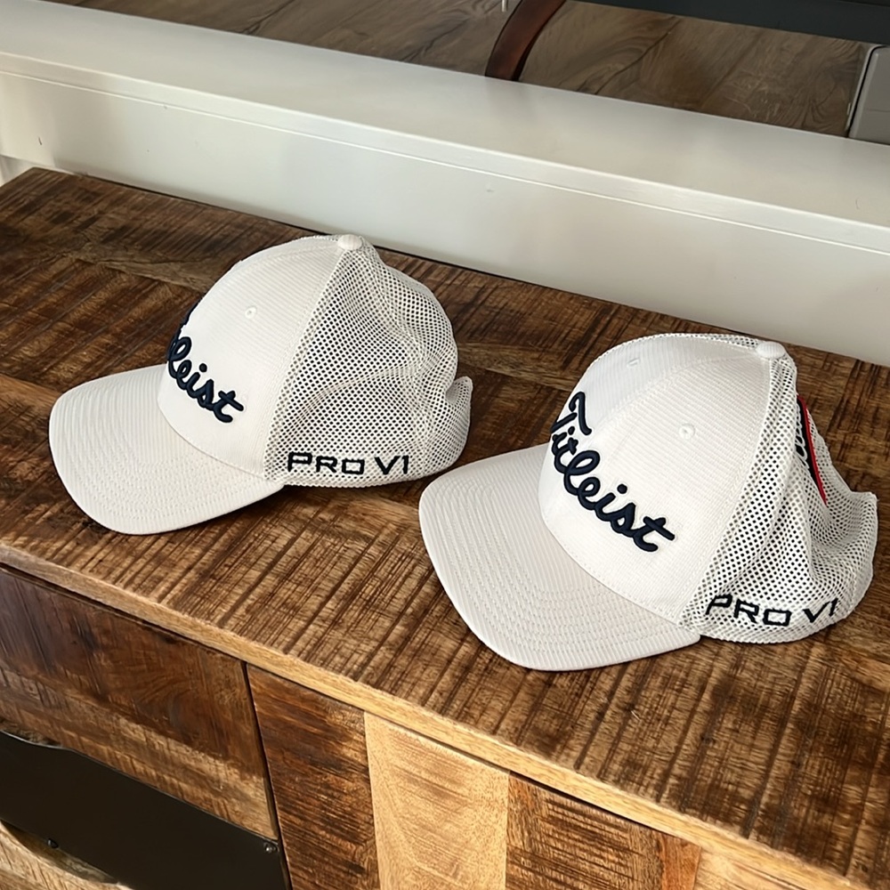 Titleist PRO V1 Tour Only golf hats white with navy - Picture 2 of 5
